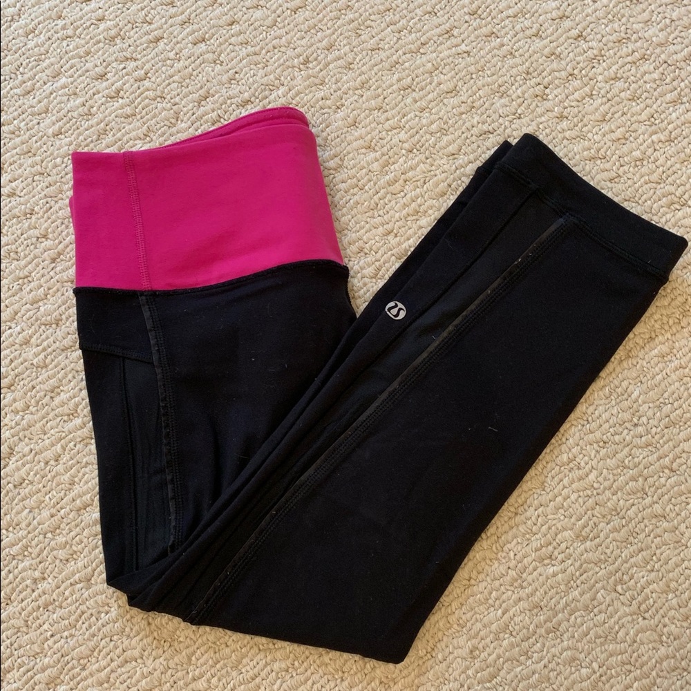 Lululemon Cropped Leggings (pink waste band)